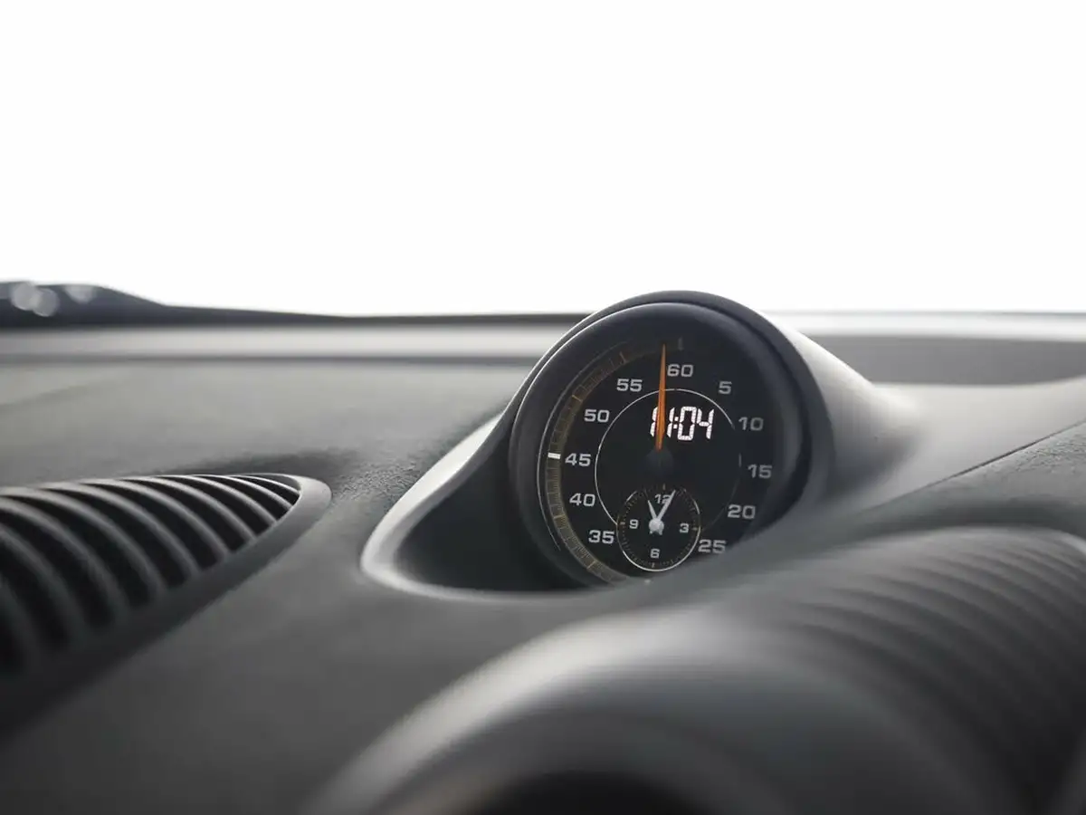 2024-porsche-cayman-718-40-cayman-gt4-rs-big-32