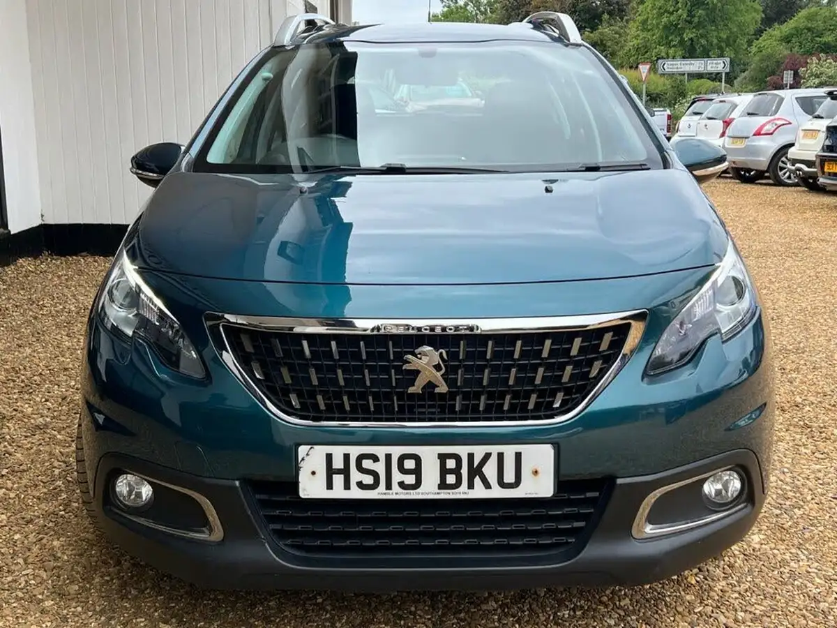 2019-peugeot-2008-suv-12-puretech-active-110bhp-eat6-big-16