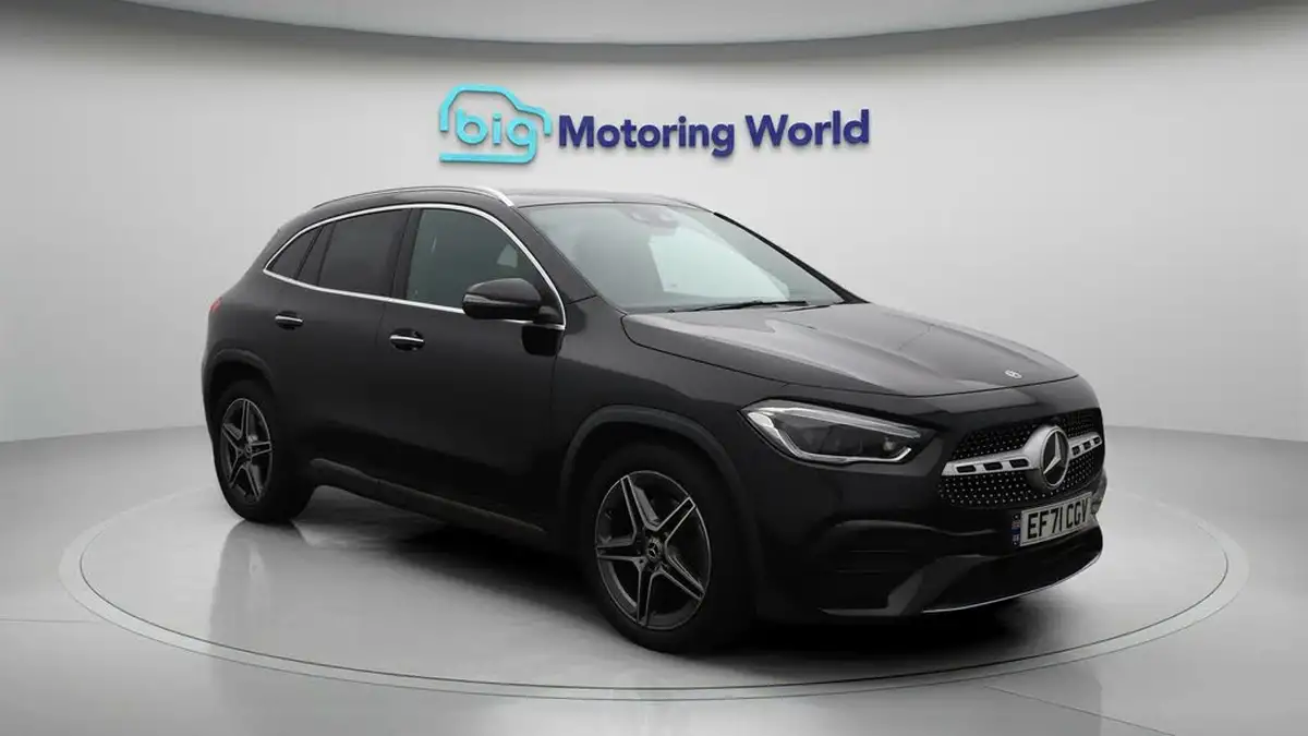 2022-mercedes-benz-gla-class-13-gla-180-amg-line-premium-plus-big-1