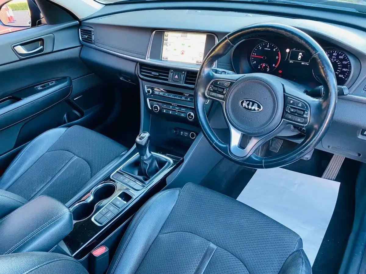 2016-kia-optima-17crdi-3-saloon-4d-big-1