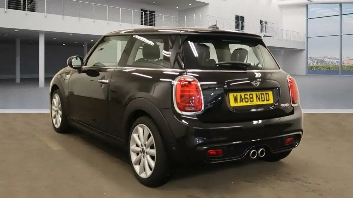 2018-mini-cooper-20-cooper-s-classic-ss-hatchback-3d-big-3