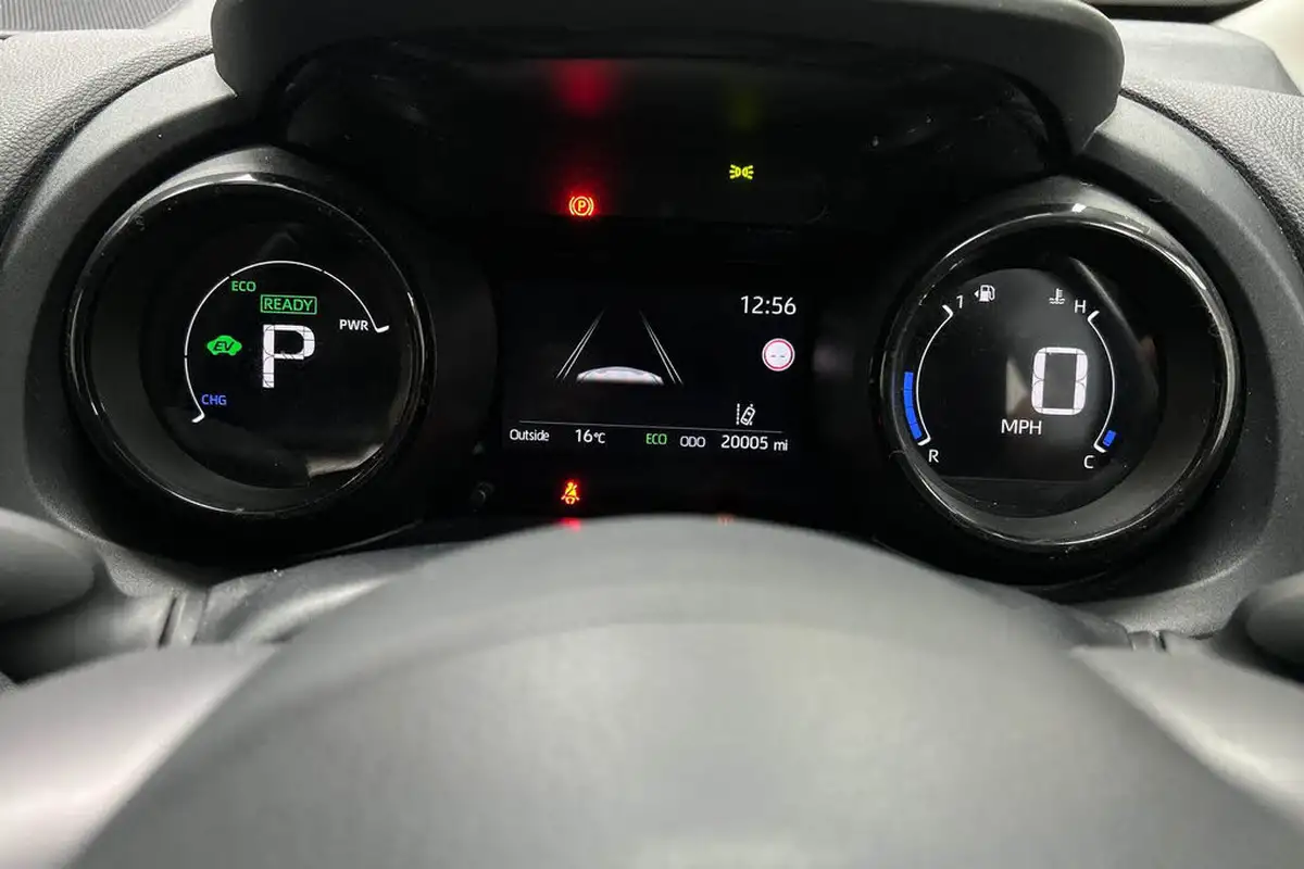 2022-mazda-mazda2-15-agile-big-9