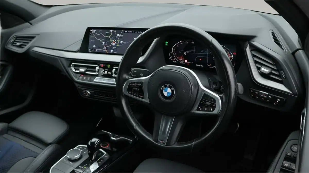 2022-bmw-1-series-15-118i-m-sport-lcp-dct-big-9
