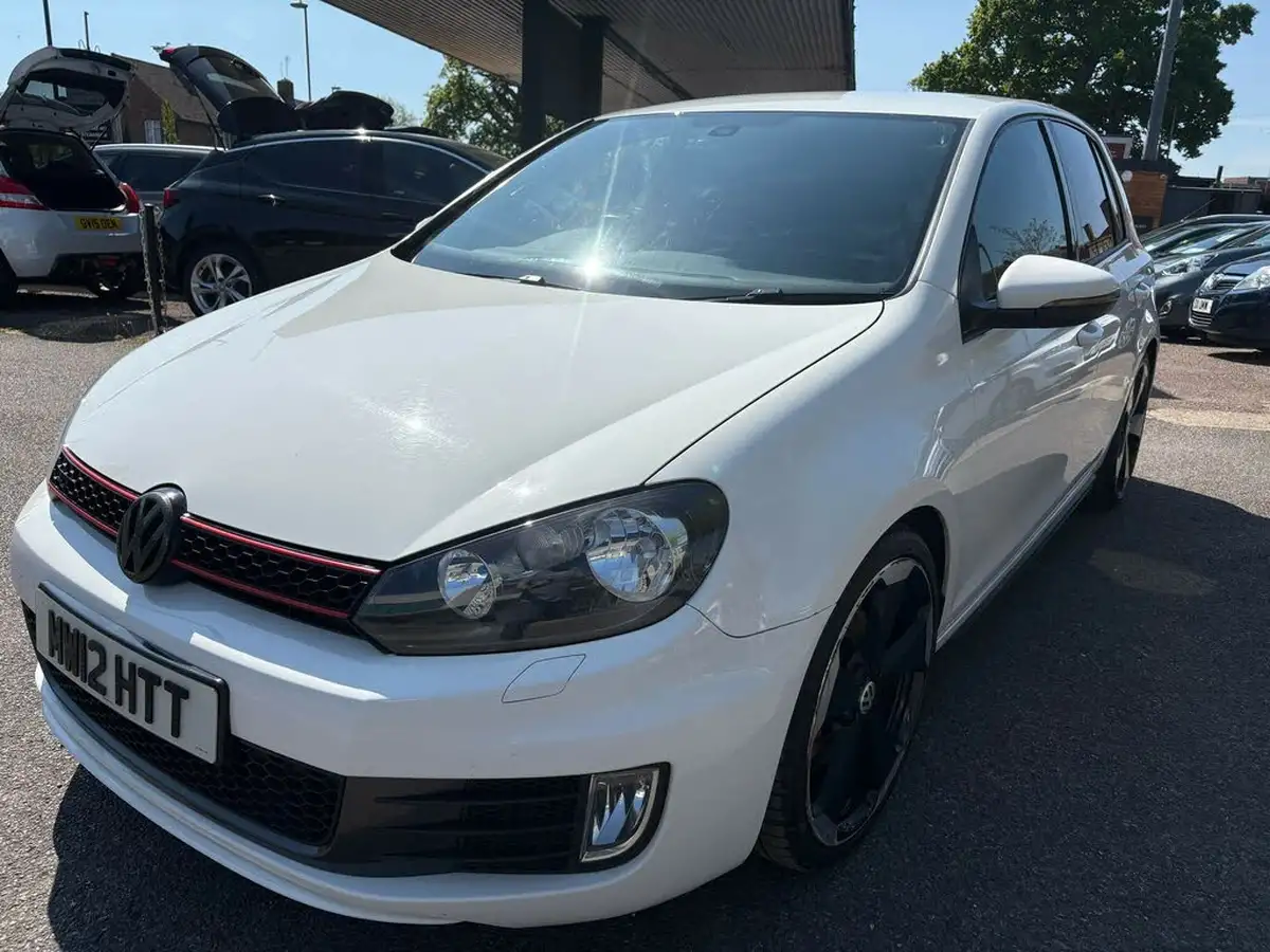 2012-volkswagen-golf-20-gti-tsi-210ps-hatchback-5d-big-2
