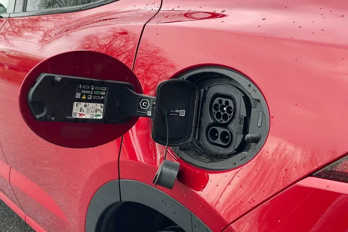 2024-jaguar-e-pace-15-p160-r-dynamic-hse-black-big-40