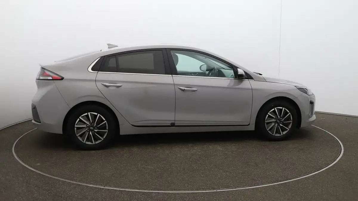 2022-hyundai-ioniq-e-premium-se-electric-big-52