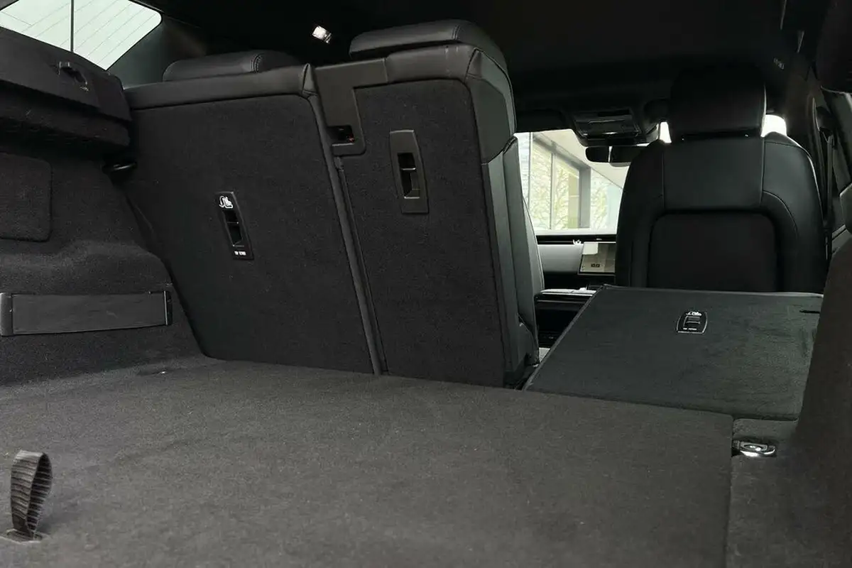 2024-land-rover-range-rover-evoque-15-p300e-s-big-27
