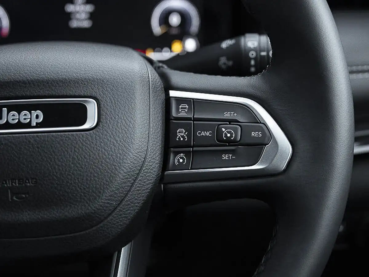 2024-jeep-compass-15-altitude-big-14