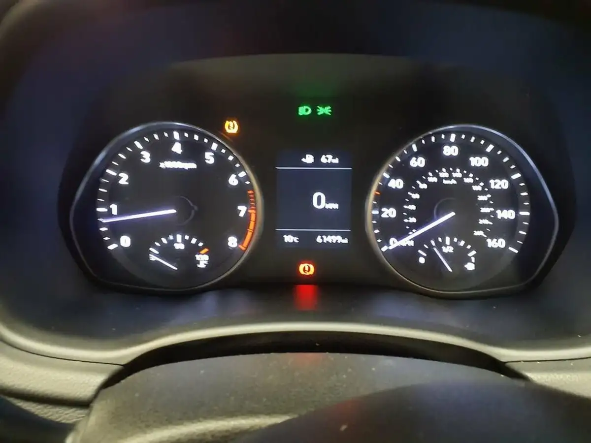 2019-hyundai-i30-14-t-gdi-se-nav-isg-fastback-big-11