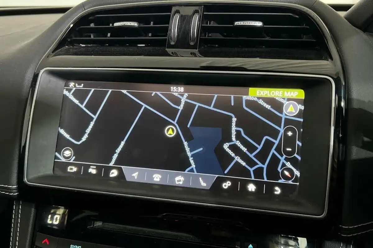 2018-jaguar-f-pace-30td-s-awd-big-13