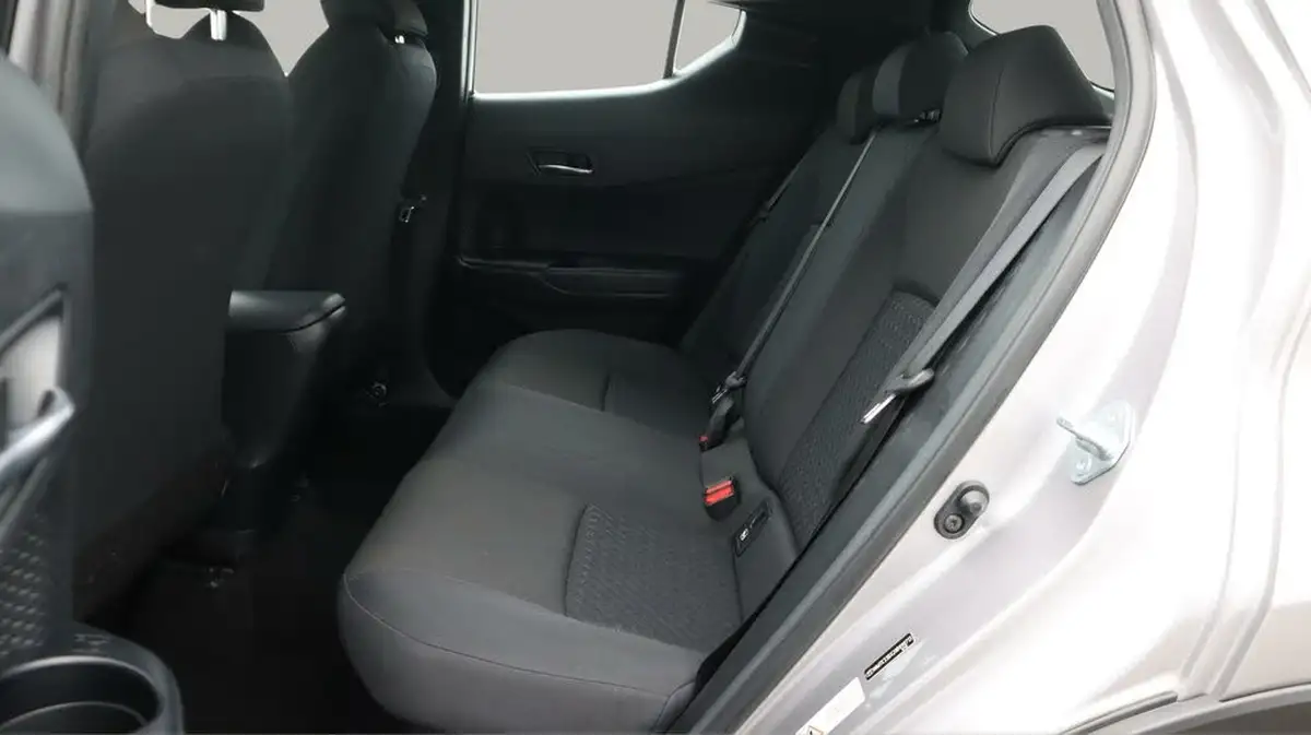 2021-toyota-c-hr-18-vvt-i-icon-big-16