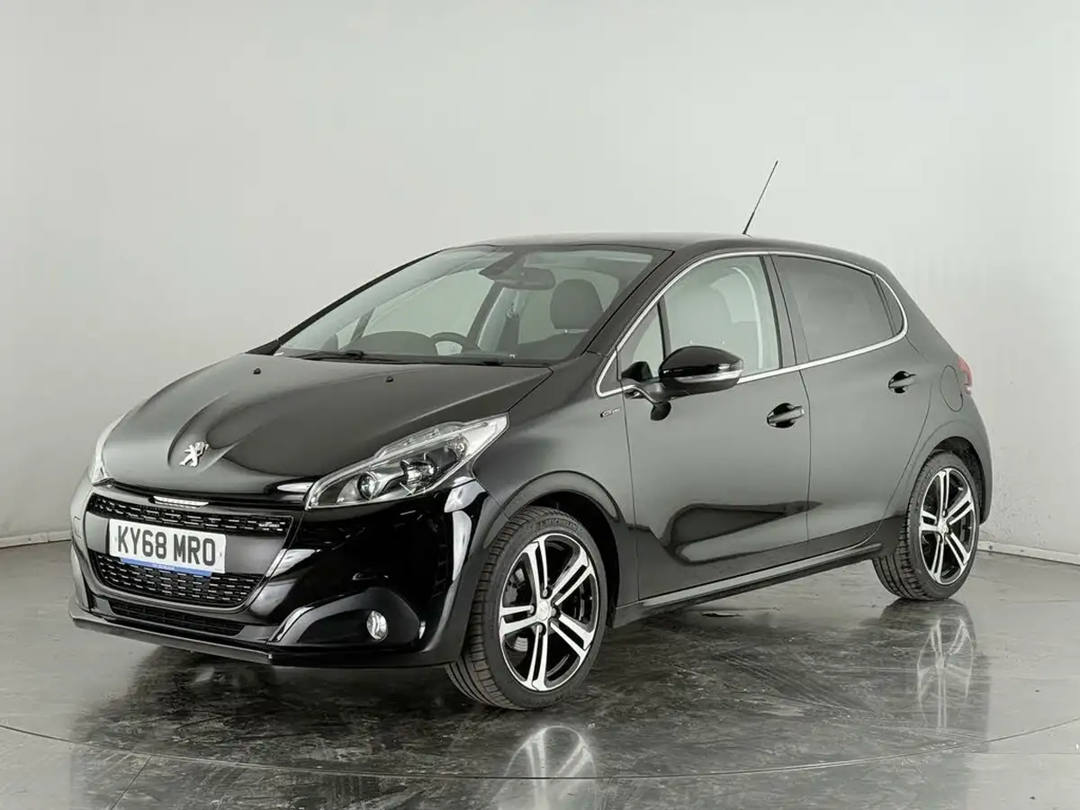2018-peugeot-208-12-puretech-gt-line-eat6-big-3