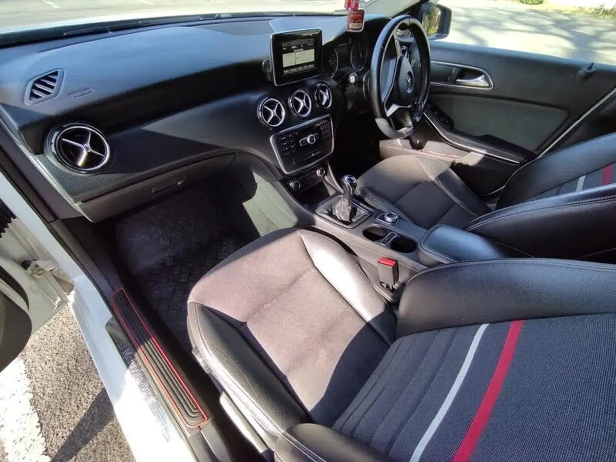 2013-mercedes-benz-a-class-15-cdi-a180-se-109ps-blue-f-big-28