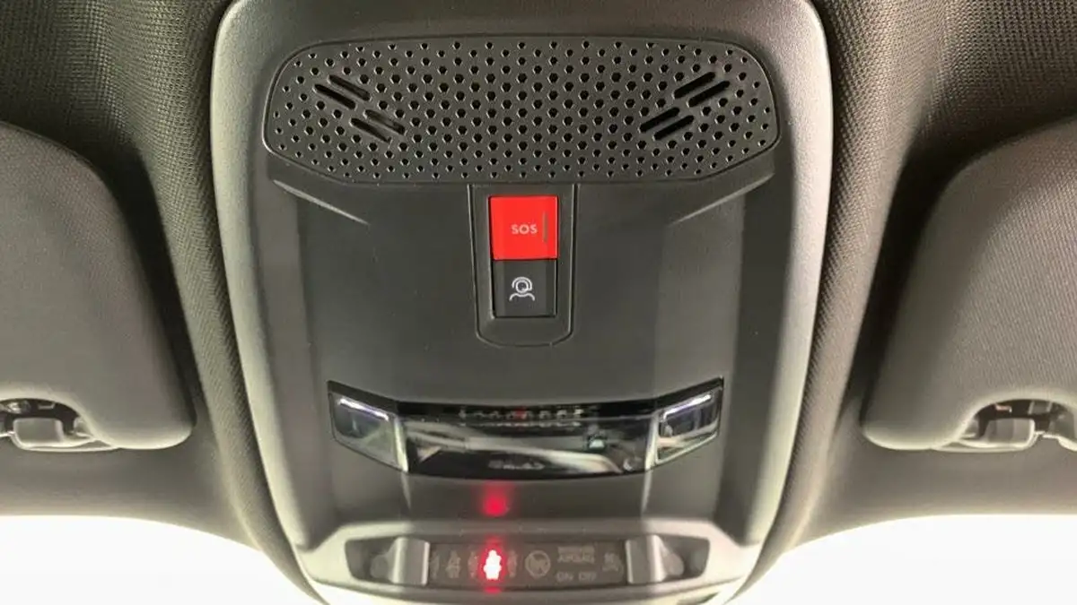 2024-peugeot-2008-suv-e-gt-136ps-50kwh-big-31