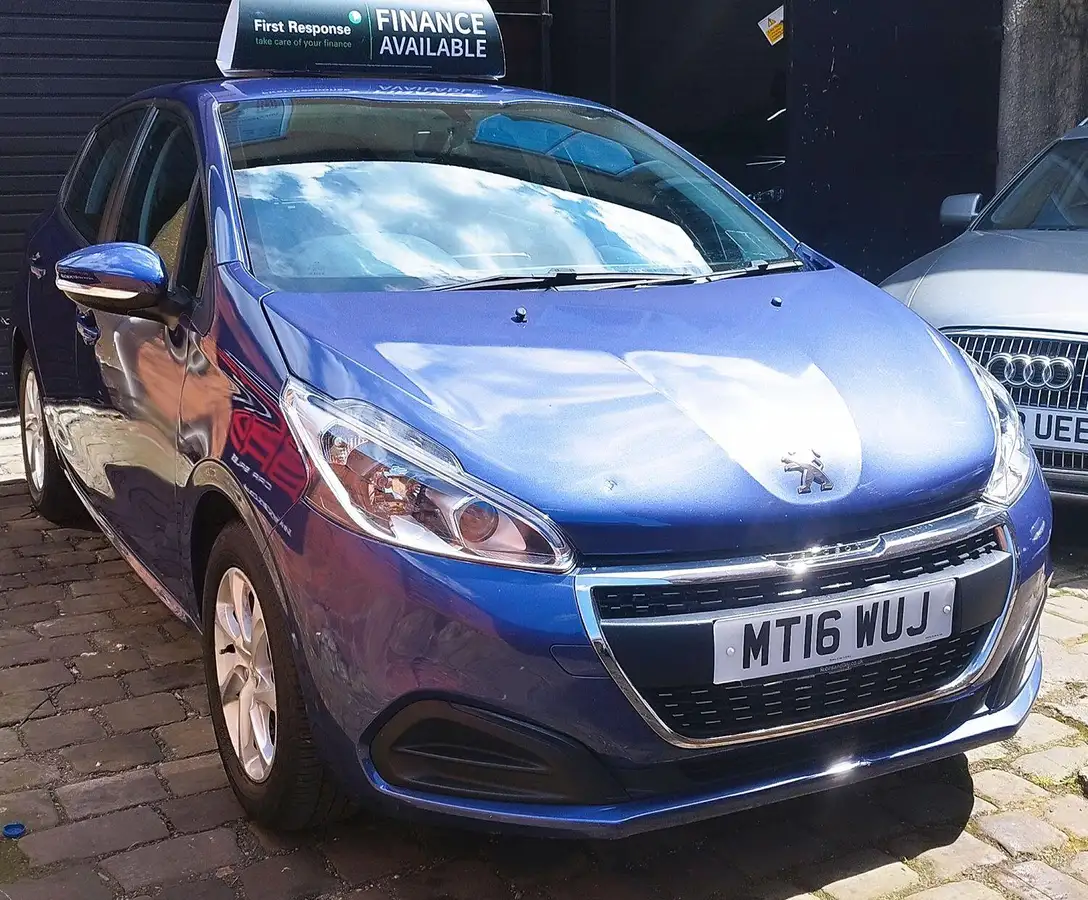 2016-peugeot-208-10-puretech-active-5d-big-1