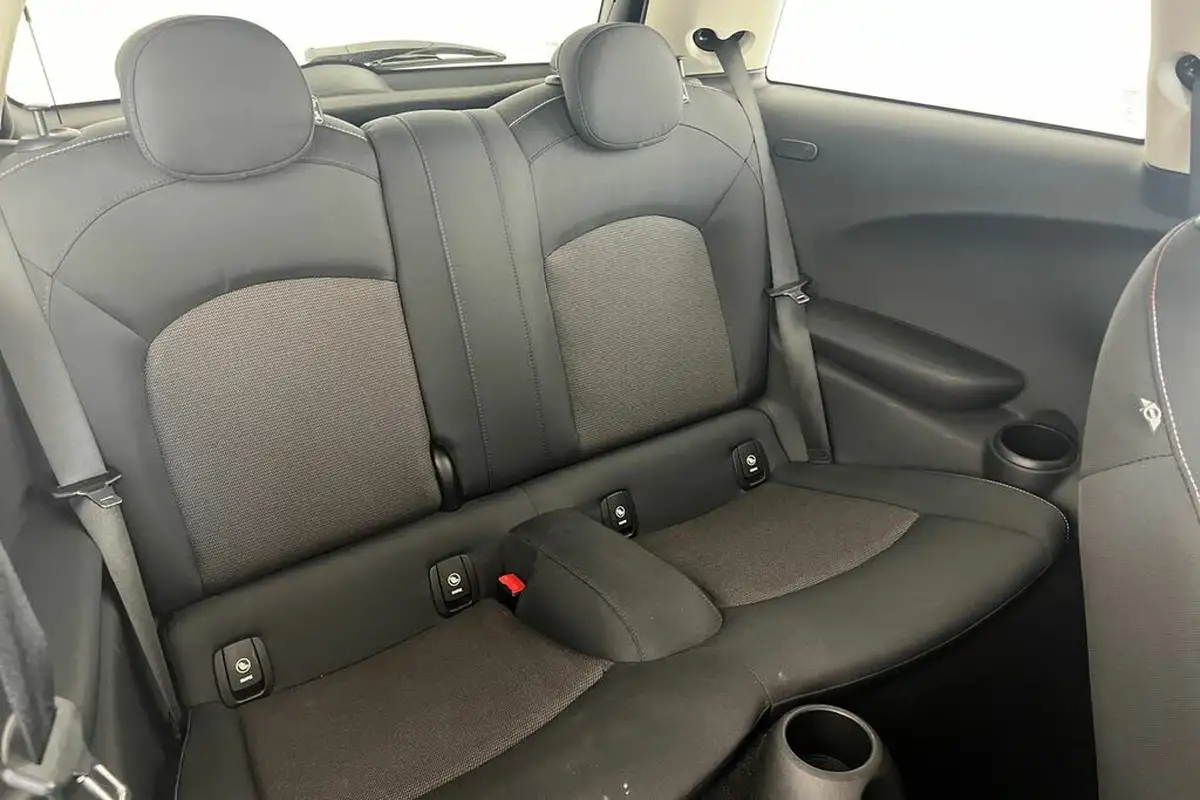 2014-mini-cooper-12-one-pepper-ss-3d-big-21