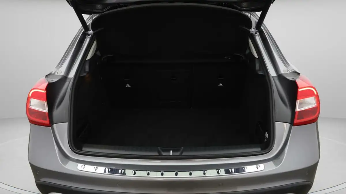 2018-mercedes-benz-gla-class-21d-gla-220d-sport-177ps-executivess-big-16