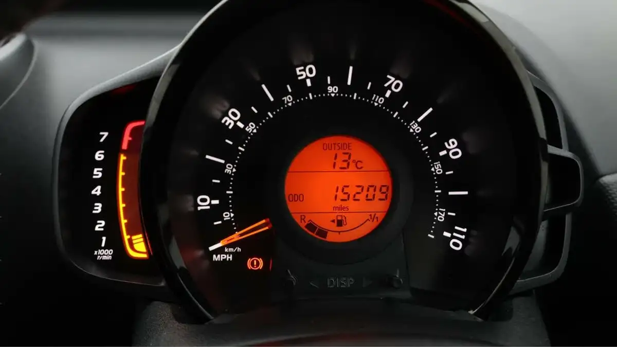2020-citroen-c1-10-vti-flair-ss-5d-big-9