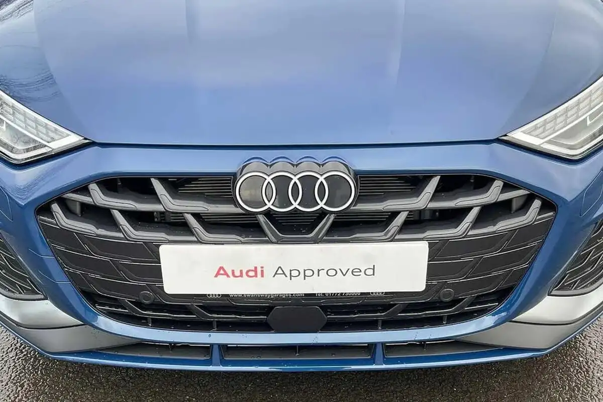 2025-audi-a3-15-30-tfsi-s-line-saloon-4d-big-30
