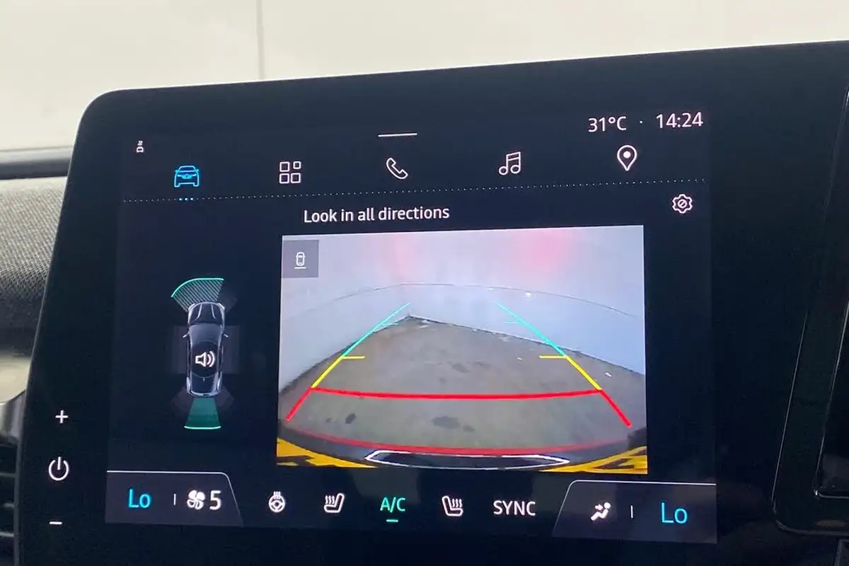 2023-renault-megane-e-tech-e-techno-big-26
