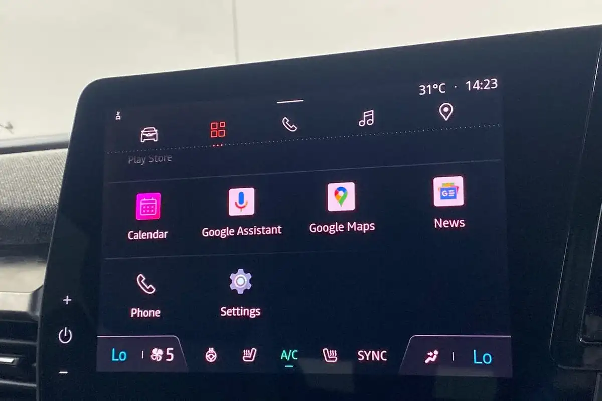 2023-renault-megane-e-tech-e-techno-big-22