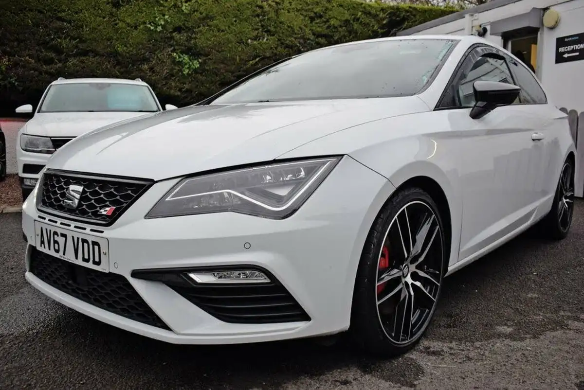 2018-seat-leon-20-tsi-cupra-300-sportcoupe-3d-big-7