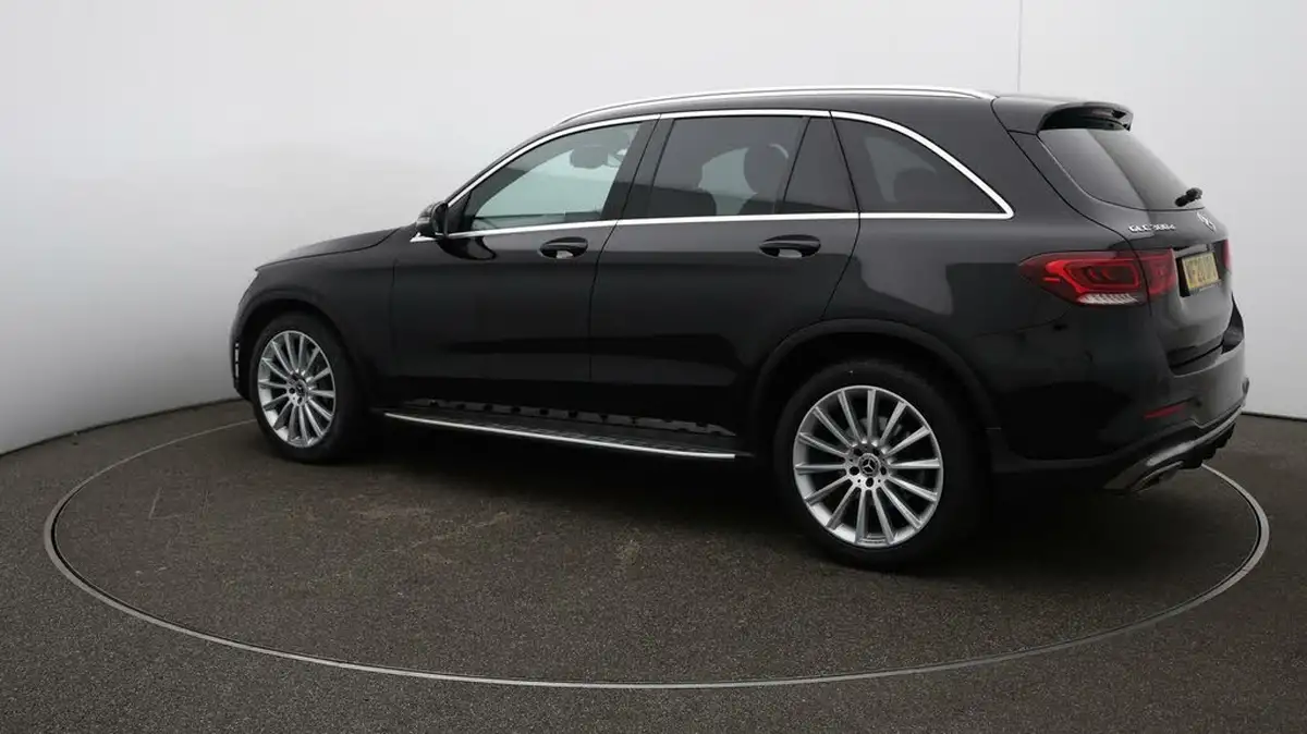 2020-mercedes-benz-glc-class-20d-glc300d-amg-line-premium-station-wagon-5d-big-36