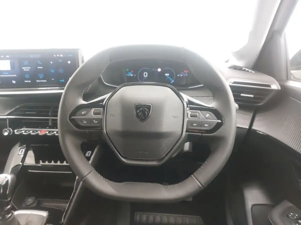 2024-peugeot-208-12-puretech-allure-big-6