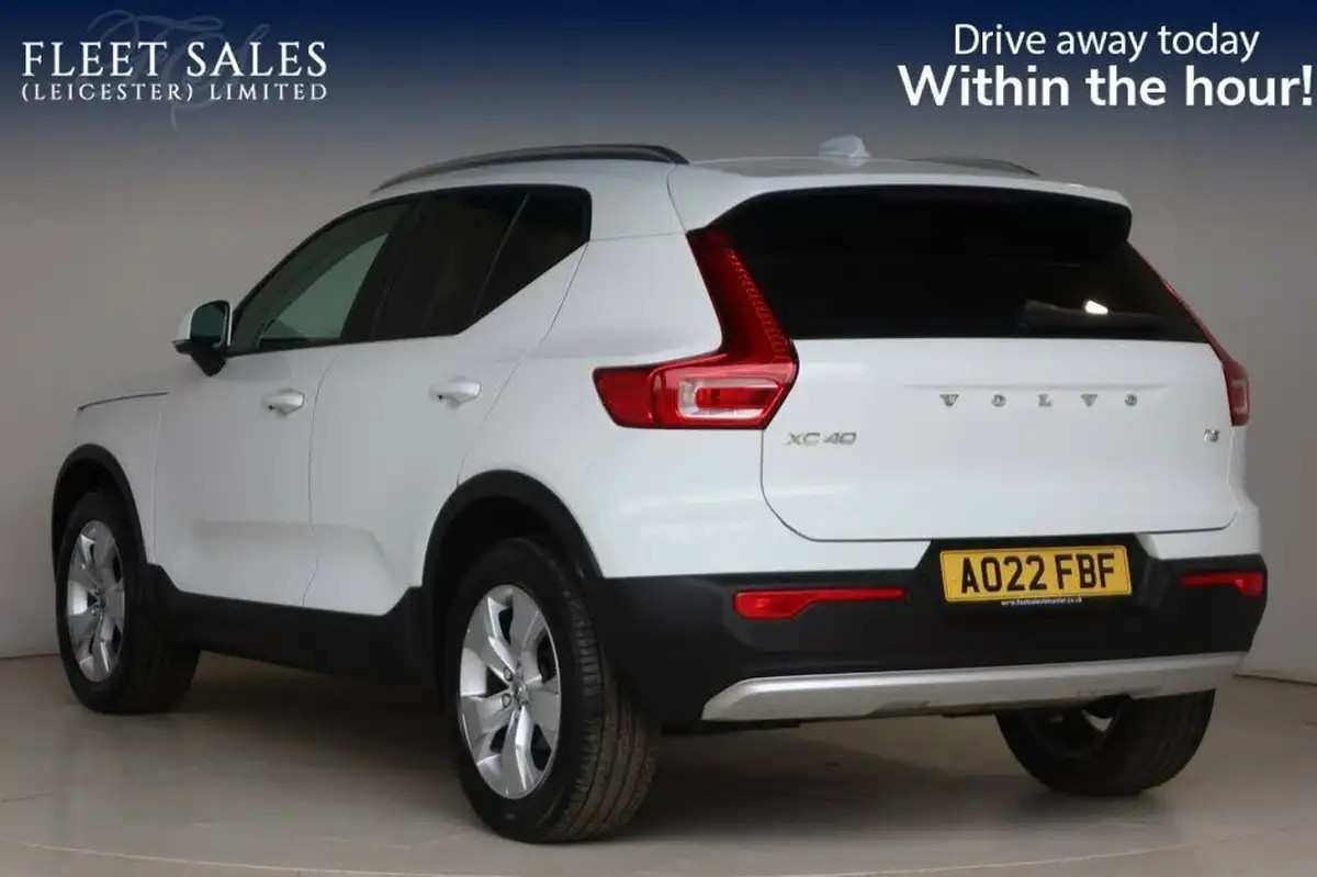 2021-volvo-xc40-15-t3-momentum-161bhp-big-3