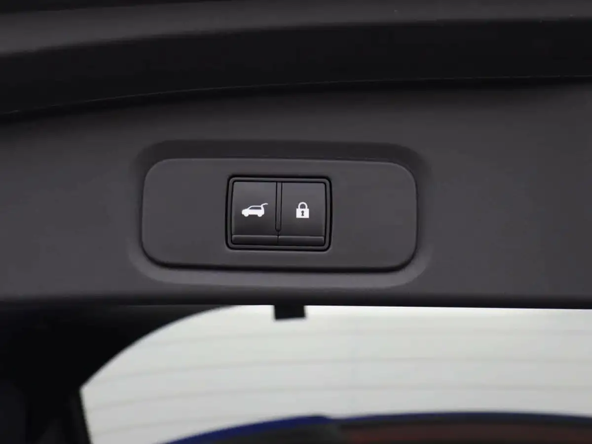 2022-nissan-qashqai-13-dig-t-tekna-158ps-xtronic-big-18