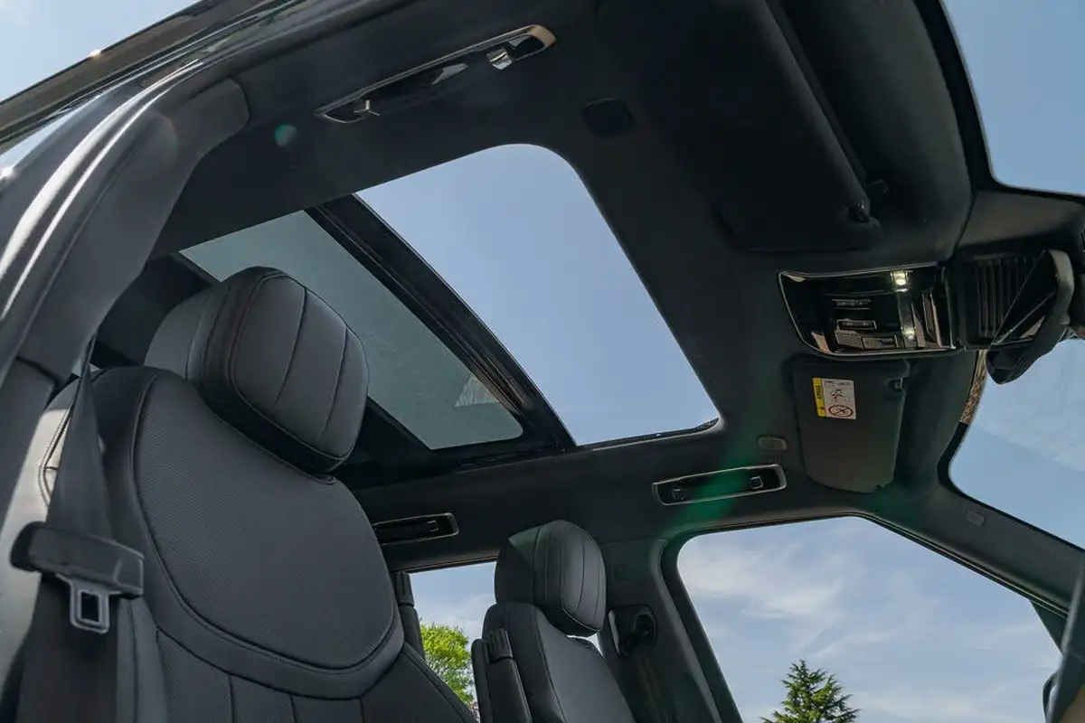 2023-land-rover-range-rover-30-d300-se-big-3