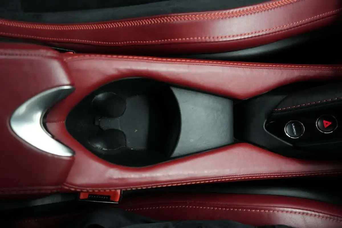 2019-mclaren-720s-40-luxury-big-24