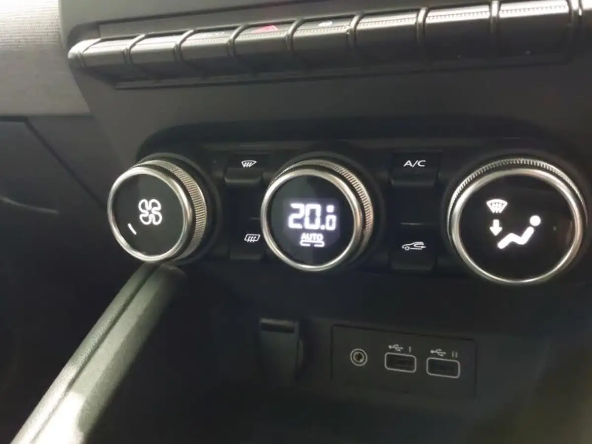 2024-renault-clio-16-evolution-big-15