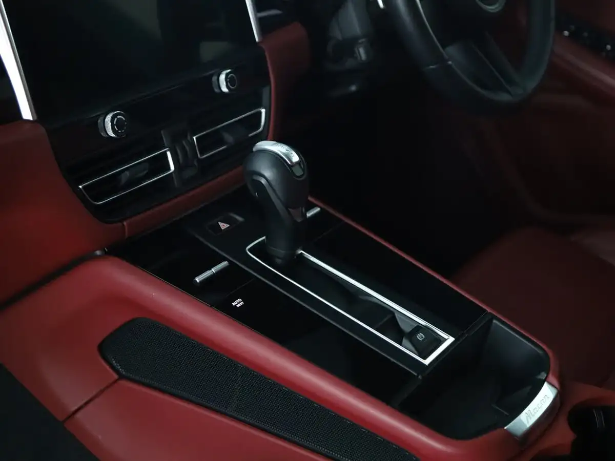 2023-porsche-macan-29-v6-s-big-30
