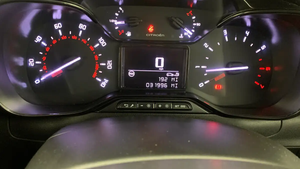 2022-citroen-c3-12-puretech-sense-big-9