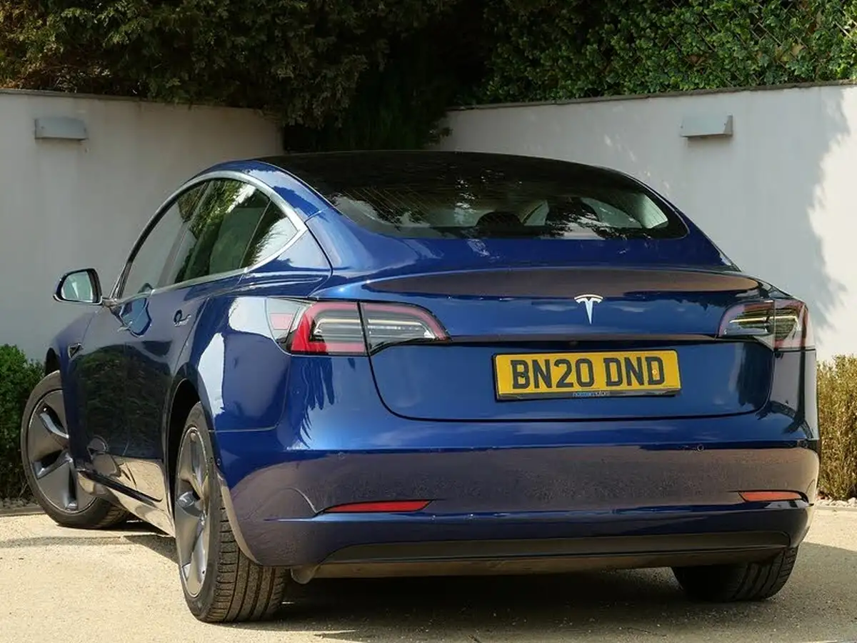 2020-tesla-model-3-e-standard-plus-big-1