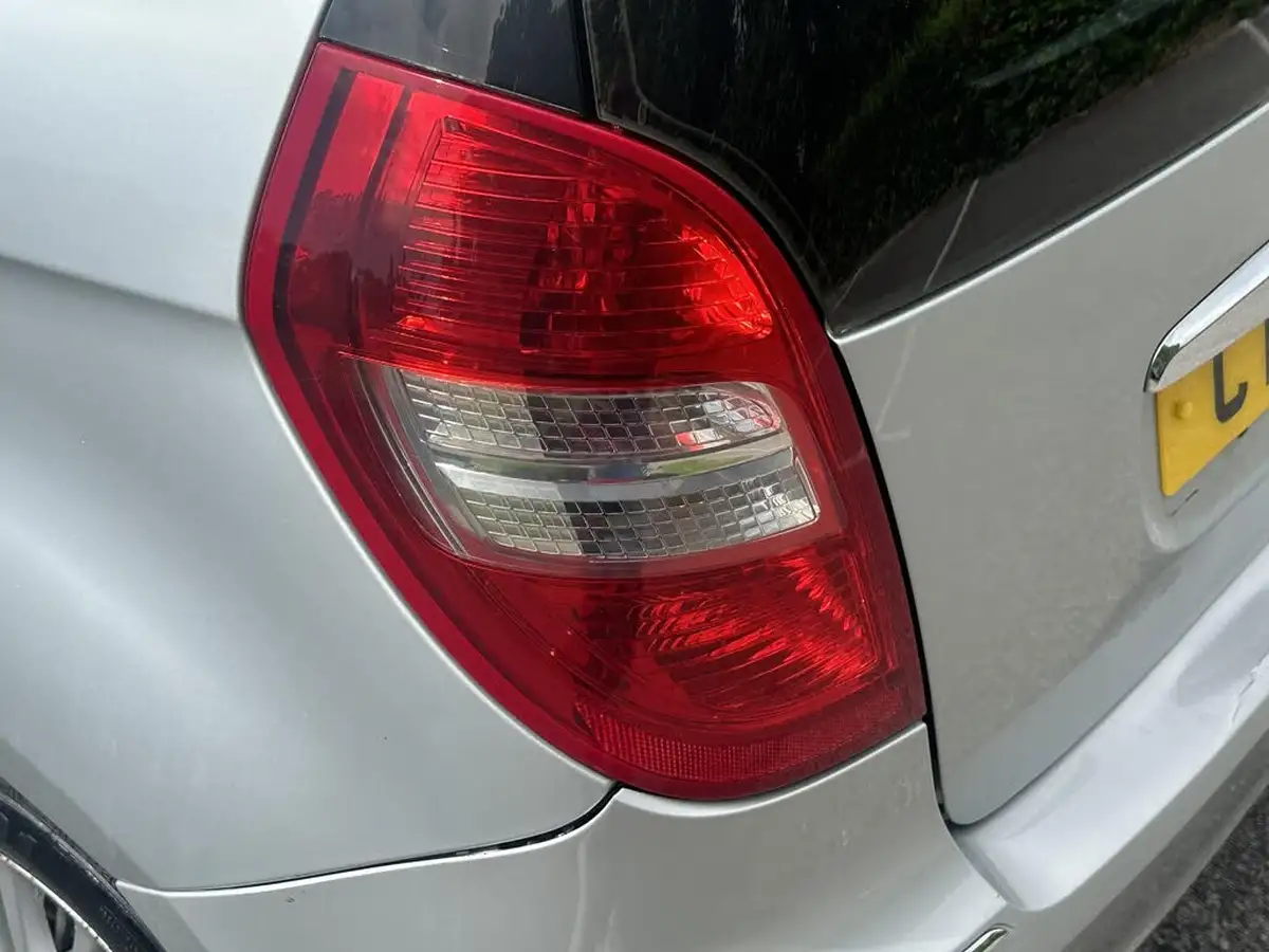 2011-mercedes-benz-a-class-15-a160-elegance-se-cvt-big-18