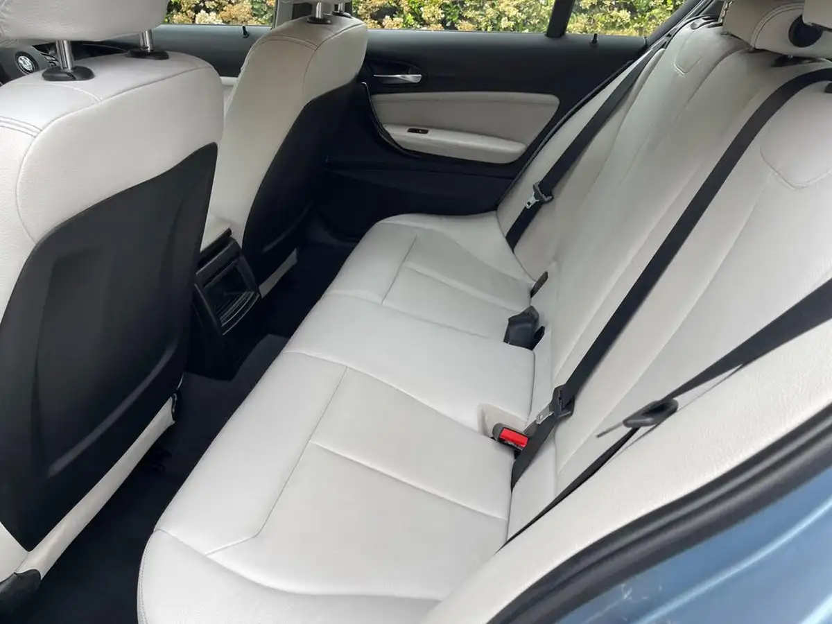 2012-bmw-1-series-20td-118d-urban-hatchback-5d-big-24