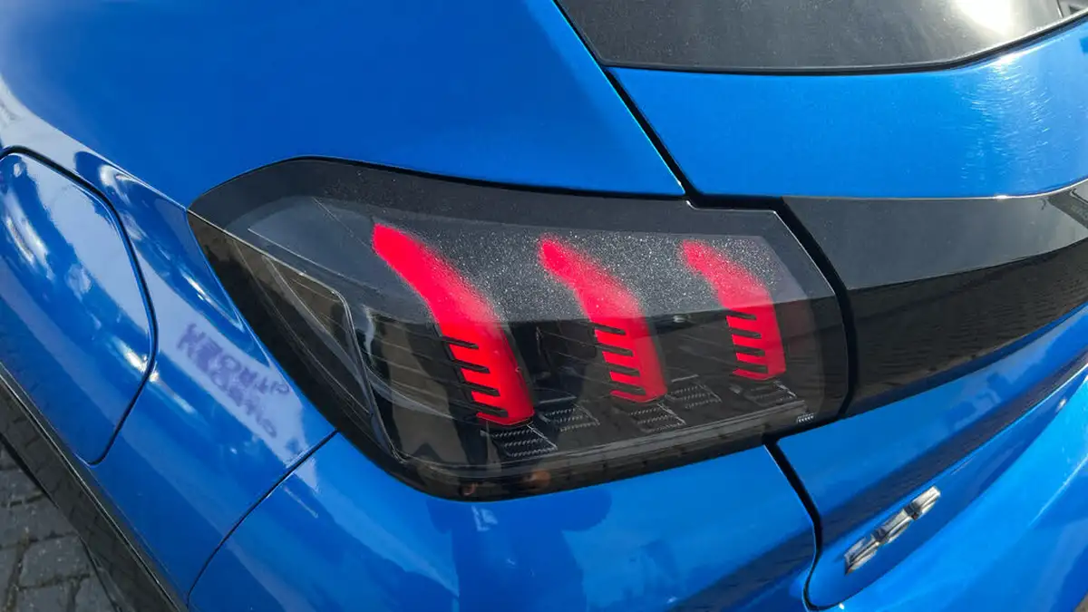 2022-peugeot-208-12-puretech-gt-100bhp-eat8-big-40