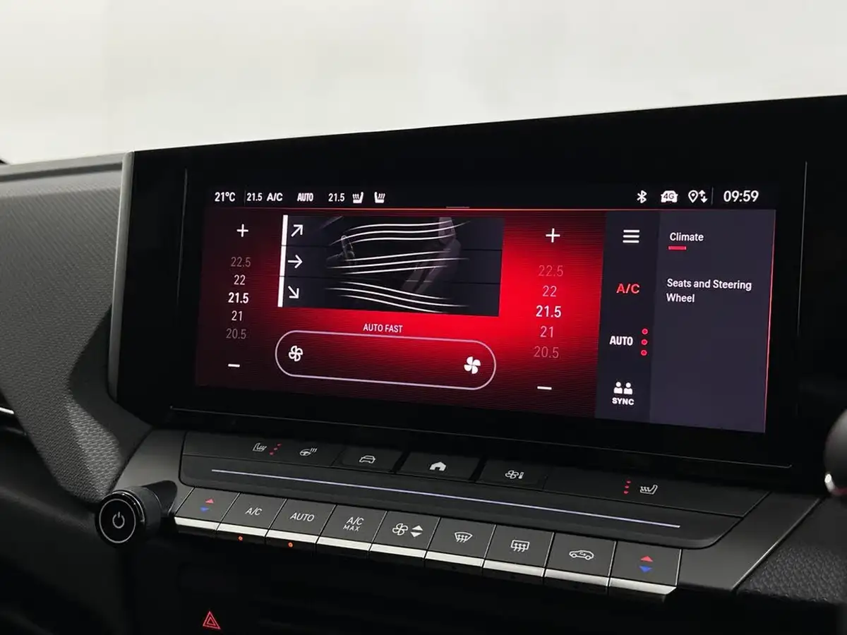 2022-vauxhall-astra-12-turbo-gs-line-hatchback-big-26
