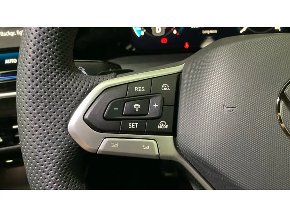 2024-volkswagen-golf-20tdi-r-line-hatchback-dsg-big-16