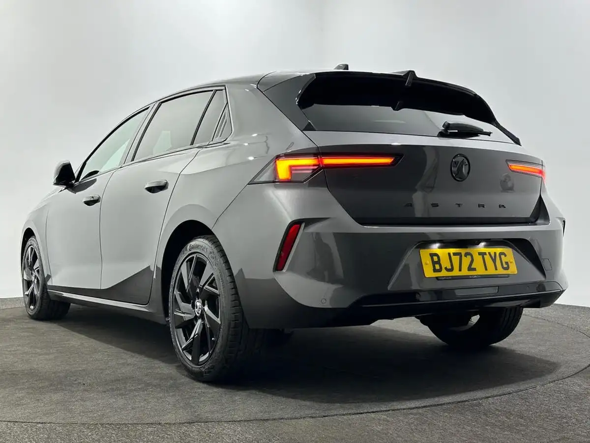 2022-vauxhall-astra-12-turbo-gs-line-hatchback-big-50