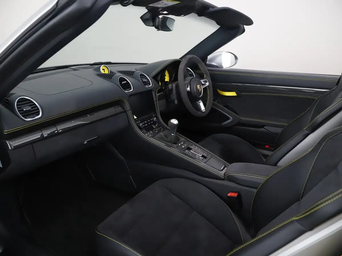 2020-porsche-boxster-718-40-spyder-big-2