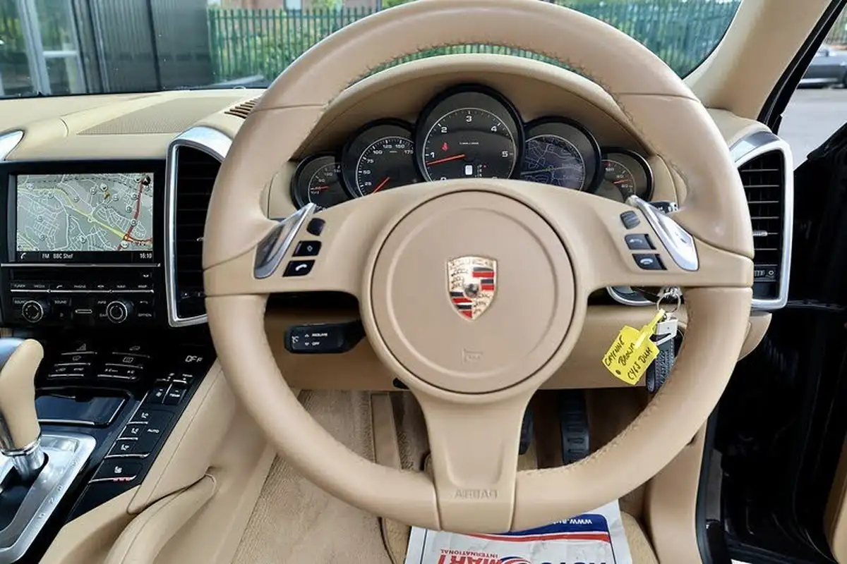 2014-porsche-cayenne-30td-platinum-edition-big-26