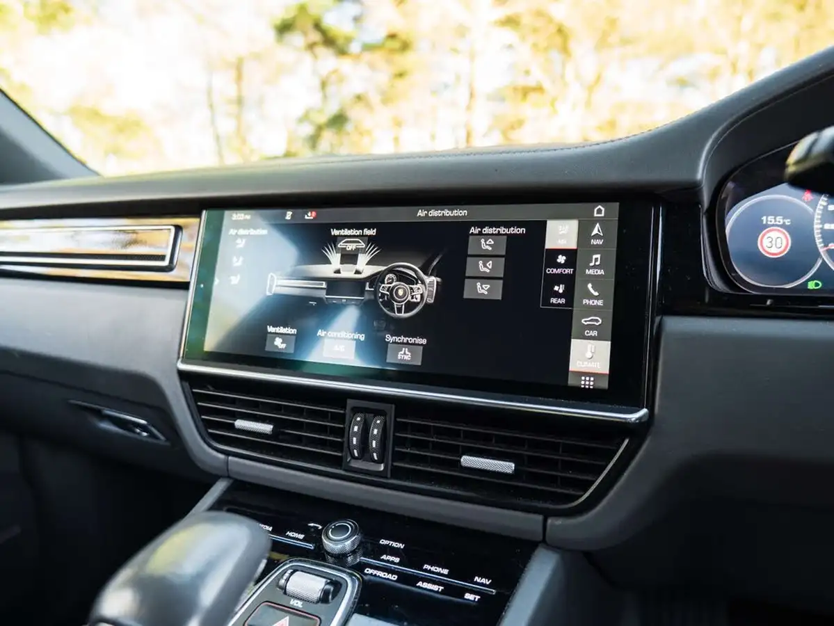 2018-porsche-cayenne-30-v6-big-29