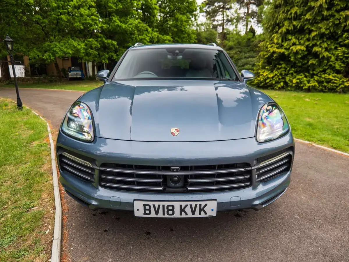 2018-porsche-cayenne-30-v6-big-1