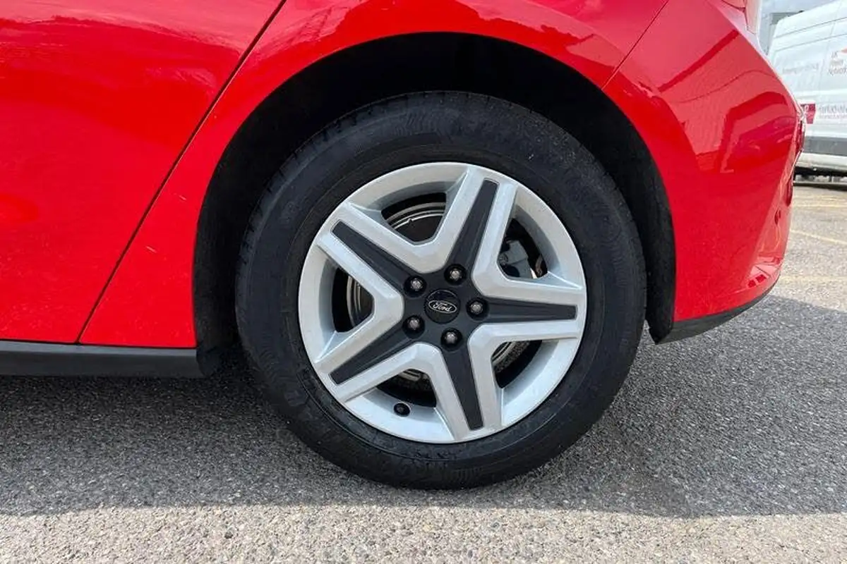 2022-ford-focus-10t-trend-hybrid-mhev-hatchback-powershift-big-7