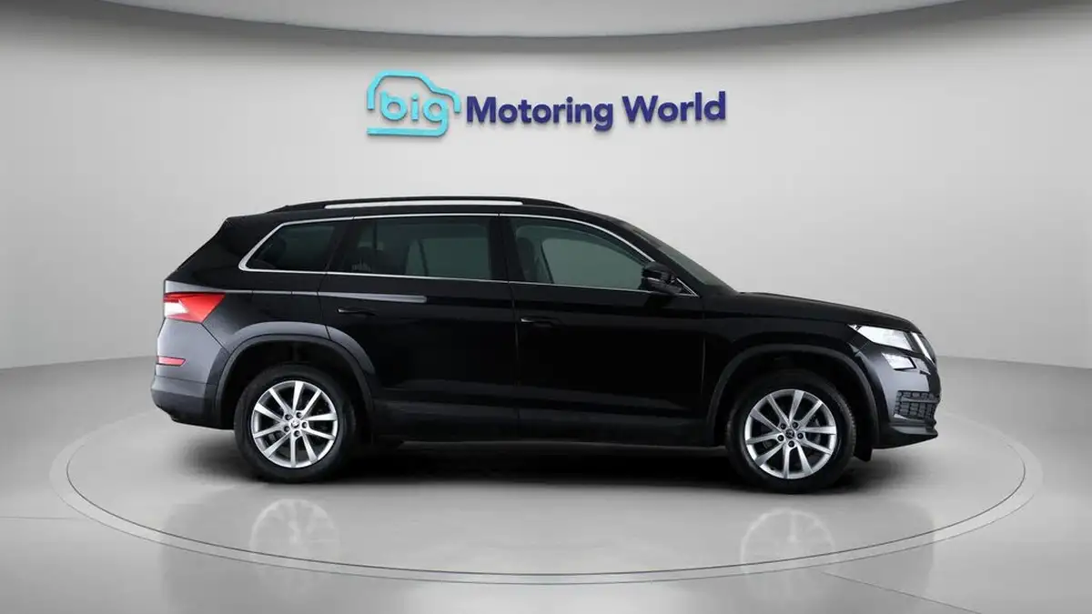2021-skoda-kodiaq-15-tsi-se-5-big-8
