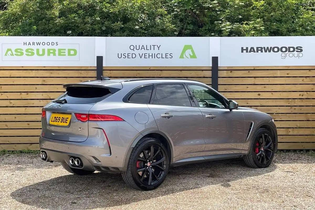 2019-jaguar-f-pace-50-v8-sc-svr-big-7