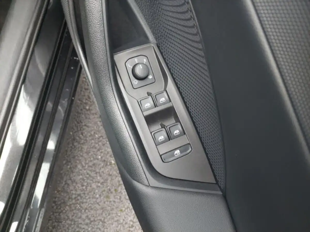 2023-skoda-octavia-20tdi-se-l-150ps-estate-dsg-big-11